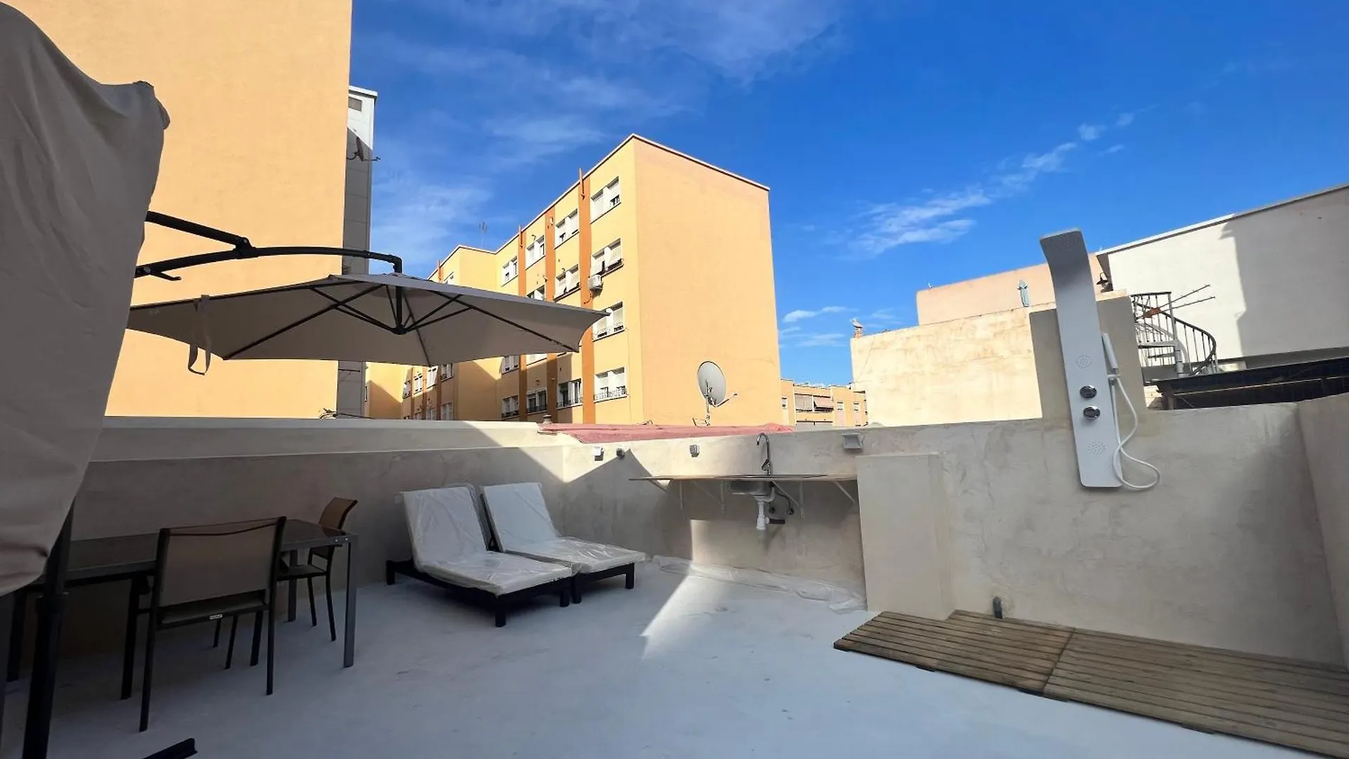 Modern Duplex Next To The Beach! Malaga